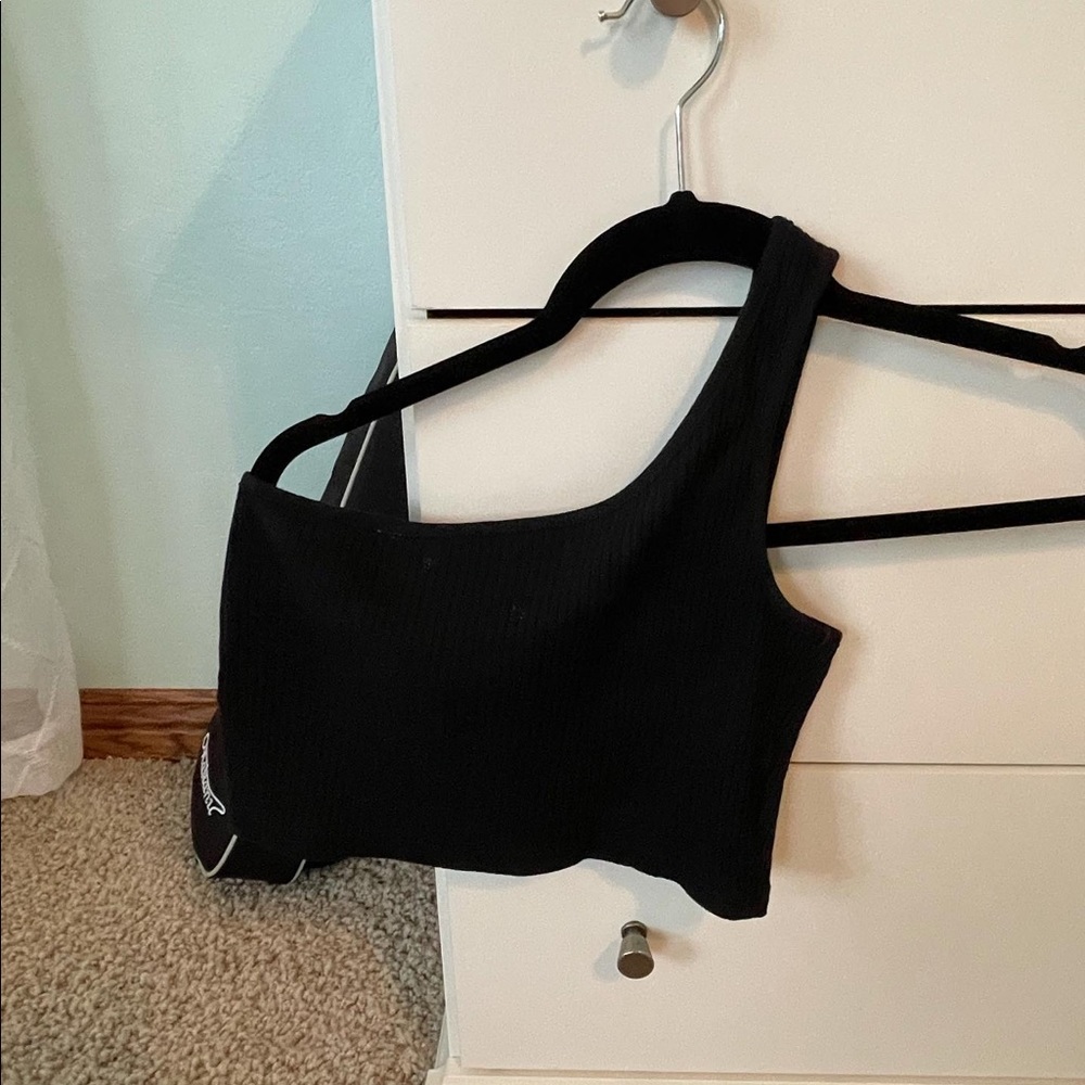 SHEIN OFF THE SHOULDER BLACK CROP